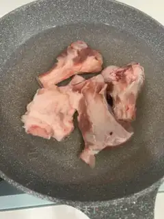 Make Rhoblin. Bones soup step 0