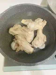 Make Rhoblin. Bones soup step 1