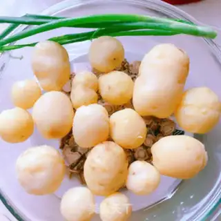 Make Pretzel roasted potatoes step 1