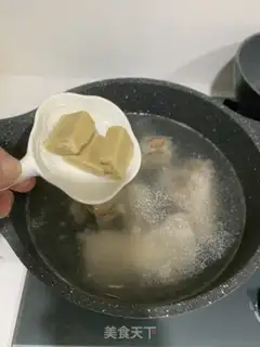 Make Rhoblin. Bones soup step 2