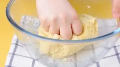 Make Pineapple pie step 5