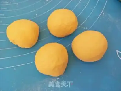 Make Pumpkin buns step 2