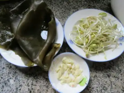 Make The soybean sprouts step 0