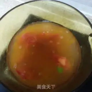 Make Tomato eggs, hot noodles step 2