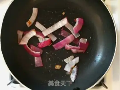 Make Curry beef noodles step 3