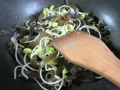 Make The soybean sprouts step 4