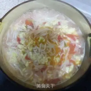 Make Tomato eggs, hot noodles step 5