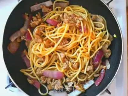 Make Curry beef noodles step 6