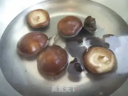 Make Homemade spicy soup step 1