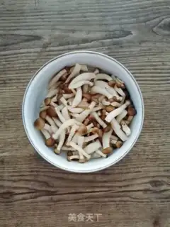 Make Crab mushrooms and fried meat step 0
