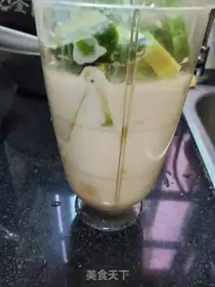 Make Butter banana shake step 1