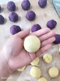 Make Potato bean cake step 8
