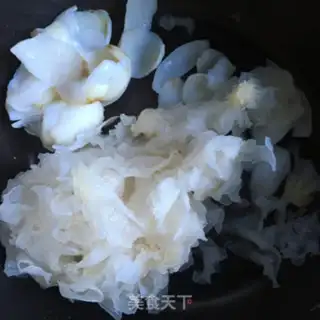 Make Lily Silver Ear Sydney soup step 4