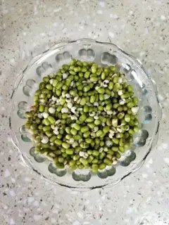 Make Green bean bean ginger sugar step 0