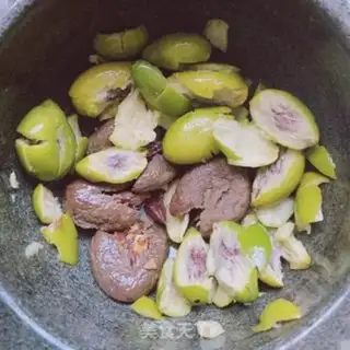 Make Olive sausage soup step 1