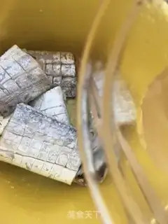 Make Jell-O fish step 2