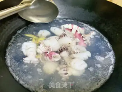 Make Scrambling fish step 1