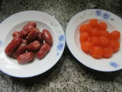 Make Salted egg yogurt dates and sausages step 1