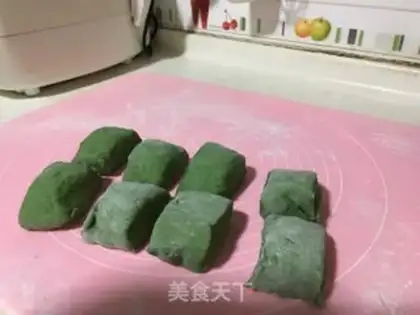 Make Frog bun step 4