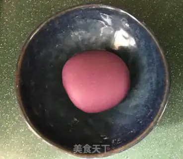 Make Potato-coloured buns step 3