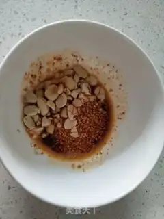 Make Spicy carrot noodles step 3