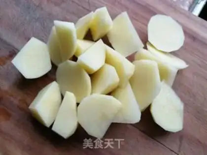 Make Potato fan stew step 1