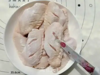 Make Red chicken wings step 1