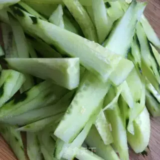 Make Sour spicy cucumber step 2
