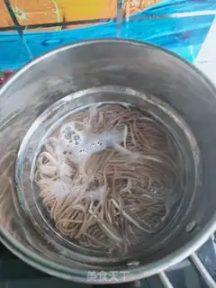 Make Green bean sprouts of wheat noodles step 3
