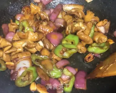 Make Pelican onion fried intestines step 5