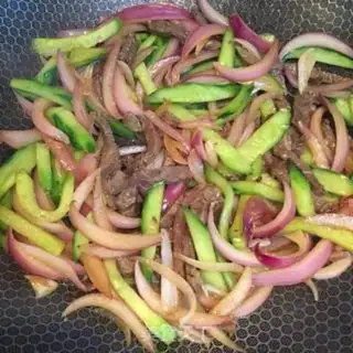 Make Onion cucumber beef step 3