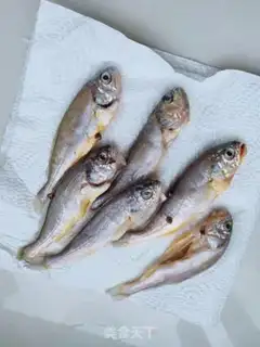 Make The yellowfish step 2