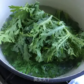Make Autumn cones egg soup step 5