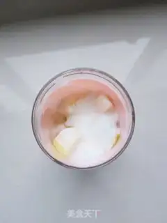 Make A watermelon banana shake step 3