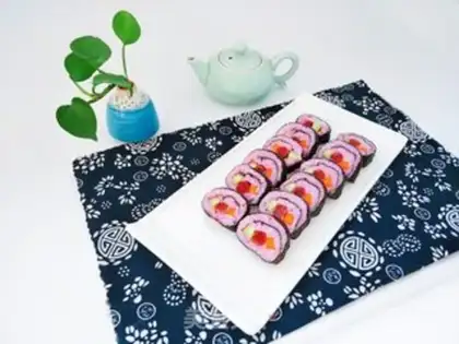 Make Vegetable fruit sushi step 0