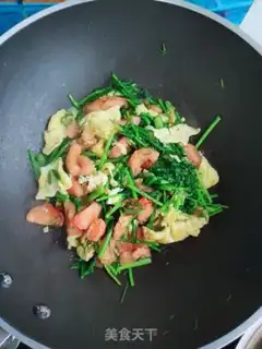 Make Fried eggs for a tomato step 8