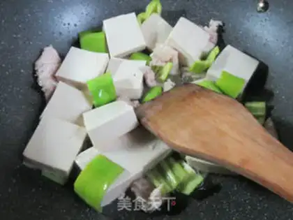 Make Pyramid with fragrance step 4