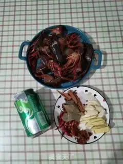 Make Spicy lobster step 0