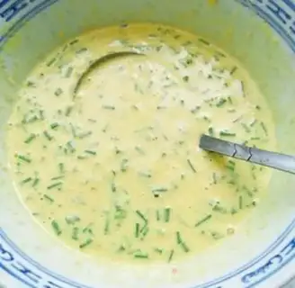 Make All-wheat onion egg pancakes step 2