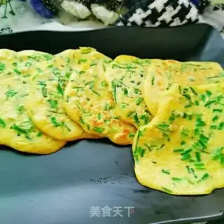 Make All-wheat onion egg pancakes step 7