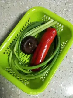 Make Garlic pasta step 0
