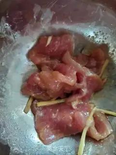 Make Tommy tomato beef step 1