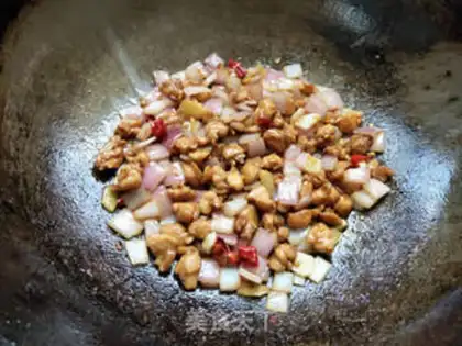 Make Onion fried chicken step 7