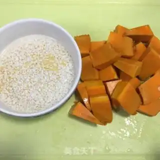 Make Pumpkin porridge step 1