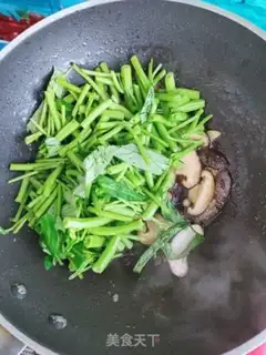 Make Scrambled mushrooms step 6