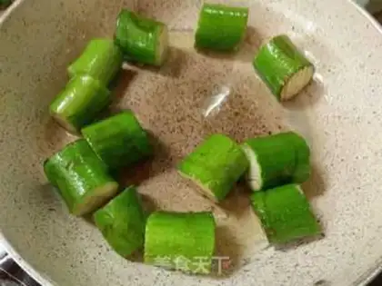 Make cucumber sauce step 2