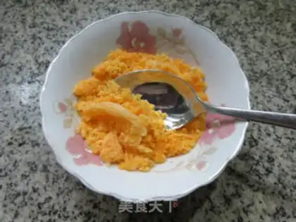 Make Salted eggs and soybeans step 1