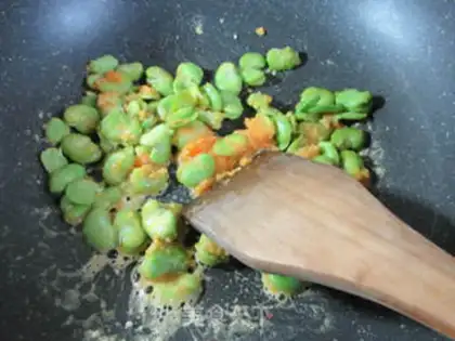 Make Salted eggs and soybeans step 4
