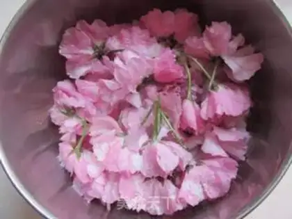 Make Pickled cherry blossoms step 3