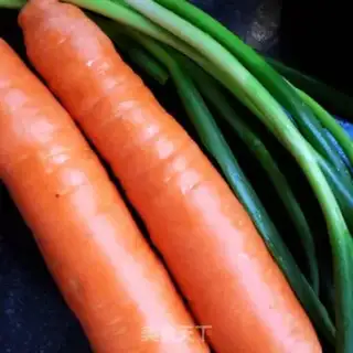 Make Homemade carrot beef buns step 2
